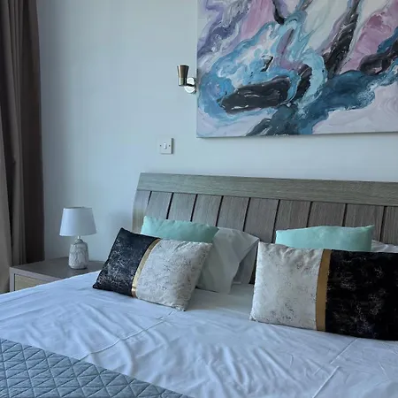 Too Coool 1 Bedroom Coralli